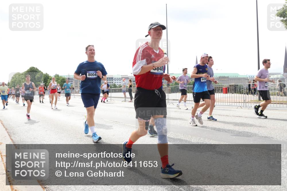 29.06.2025 - hella hamburg halbmarathon Lena Gebhardt http://msf.ph/oto/8411653 29.06.2025 10:41:52 Lombardsbrücke 16364, 8004, 048, 6450, 1039, 1314, 1509, 1536, 1542, 1623, 1648, 1712, 1752, 2145, 2153, 2258, 2523, 2974, 3276, 3326, 3344, 3459, 3460, 3568, 3623, 4329, 4415, 4541, 4610, 4735, 4736, 4787, 5432, 5671, 5942, 6136, 6137, 6153, 6320, 6430, 6436, 6450, 6618, 6793, 6837, 6846, 6894, 7022, 7023, 7477, 7955, 7968, 8004, 8162, 8163, 8300, 8301, 8443, 8848, 8897, 8908, 9008, 9223, 9467, 9588, 10027, 10348, 10483, 10623, 11011, 11166 meine-sportfotos.de