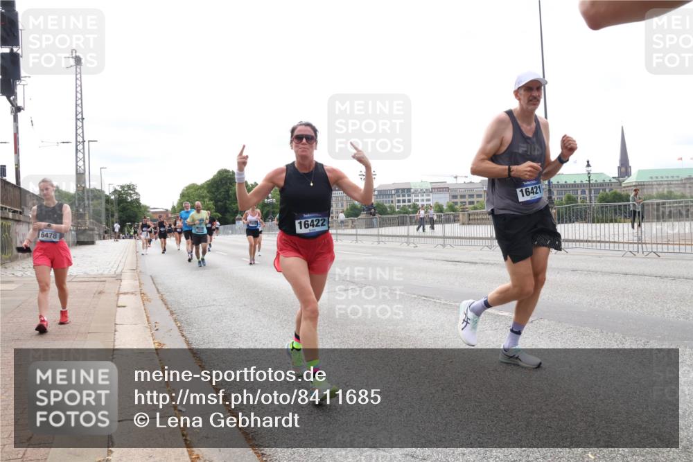 29.06.2025 - hella hamburg halbmarathon Lena Gebhardt http://msf.ph/oto/8411685 29.06.2025 10:25:27 Lombardsbrücke 6478, 16421, 16422, 1093, 1305, 1481, 1627, 1740, 2000, 2278, 3343, 3920, 3961, 3963, 4378, 5028, 5564, 5814, 6869, 7778, 8083, 8881, 8962, 9573, 9811, 9927, 10845, 10846, 11157, 11400, 11662, 11921, 12505, 13510, 13653, 13842, 14086, 14649, 14936, 15016, 15119, 15153, 15283, 15679, 16289, 16354, 16381, 16421, 16422, 17185, 17954 meine-sportfotos.de