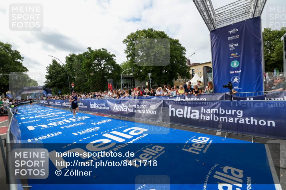 29.06.2025 - hella hamburg halbmarathon Zöllner http://msf.ph/oto/8411718 29.06.2025 10:22:39 Ziel 2618, 3720 meine-sportfotos.de