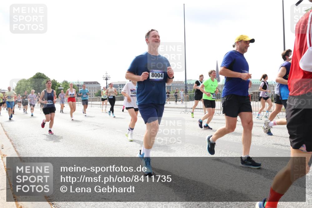 29.06.2025 - hella hamburg halbmarathon Lena Gebhardt http://msf.ph/oto/8411735 29.06.2025 10:41:52 Lombardsbrücke 1616, 16364, 4541, 149, 8004, 1039, 1314, 1509, 1536, 1542, 1623, 1648, 1712, 1752, 2145, 2153, 2258, 2523, 2974, 3276, 3326, 3344, 3459, 3460, 3568, 3623, 4329, 4415, 4541, 4610, 4735, 4736, 4787, 5432, 5671, 5942, 6136, 6137, 6153, 6320, 6430, 6436, 6450, 6618, 6793, 6837, 6846, 6894, 7022, 7023, 7477, 7955, 7968, 8004, 8162, 8163, 8300, 8301, 8443, 8848, 8897, 8908, 9008, 9223, 9467, 9588, 10027, 10348, 10483, 10623, 11011, 11166 meine-sportfotos.de