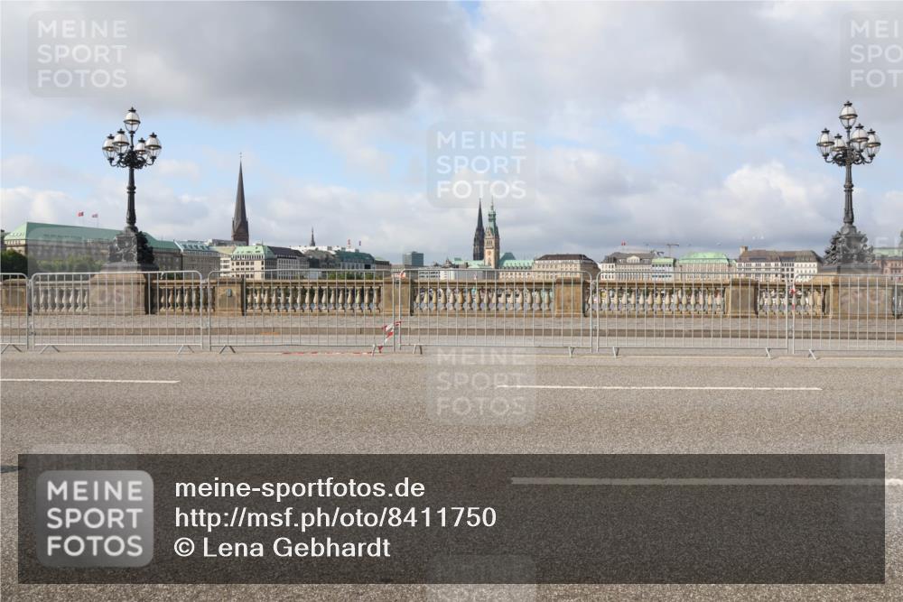 29.06.2025 - hella hamburg halbmarathon Lena Gebhardt http://msf.ph/oto/8411750 29.06.2025 08:55:32 Lombardsbrücke  meine-sportfotos.de