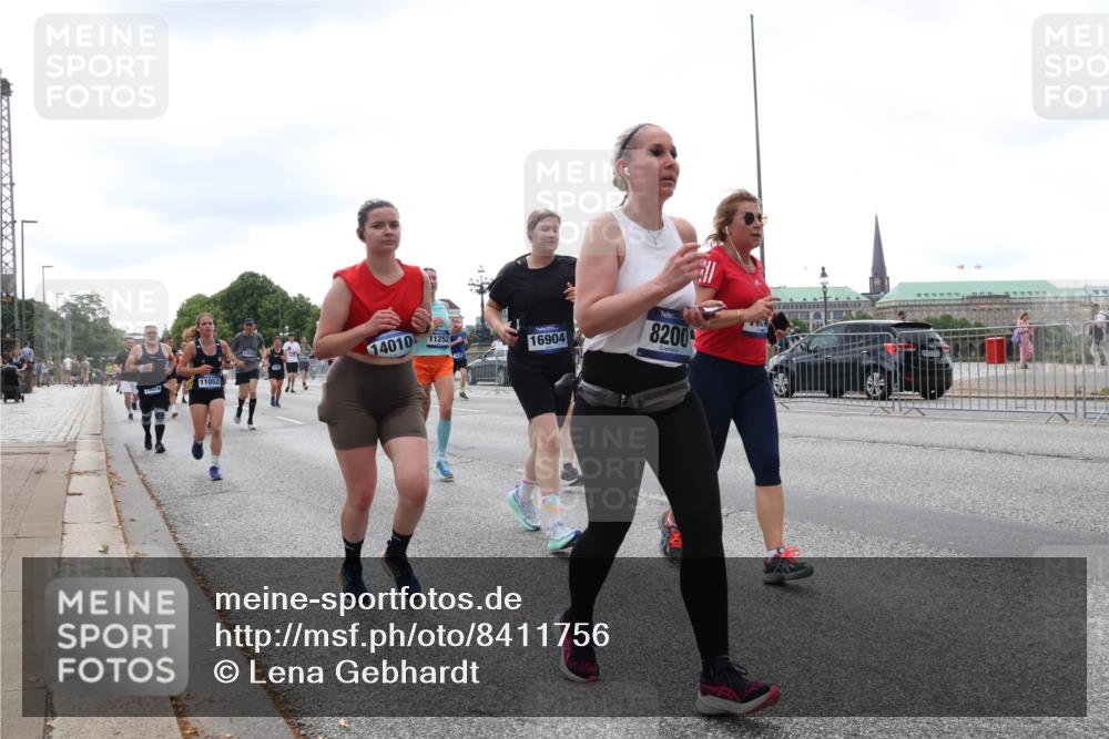29.06.2025 - hella hamburg halbmarathon Lena Gebhardt http://msf.ph/oto/8411756 29.06.2025 10:51:10 Lombardsbrücke 70029, 11052, 14010, 11252, 16904, 8200, 1129, 1203, 1208, 1404, 1478, 1617, 1930, 2200, 2202, 2358, 2380, 2484, 2485, 2859, 3184, 3229, 3647, 3934, 4156, 4652, 4713, 4771, 4848, 4878, 4920, 5286, 5289, 5357, 5394, 5530, 6178, 6961, 7012, 7133, 7141, 7161, 7769, 7770, 7771, 7825, 8040, 8200, 8410, 8672, 8779, 8986, 9166, 9167, 9168, 9582, 9583, 9763, 10029, 10437, 10552, 10614, 10636, 11034, 11052, 11252, 11575, 11577, 12392, 12393, 14534 meine-sportfotos.de