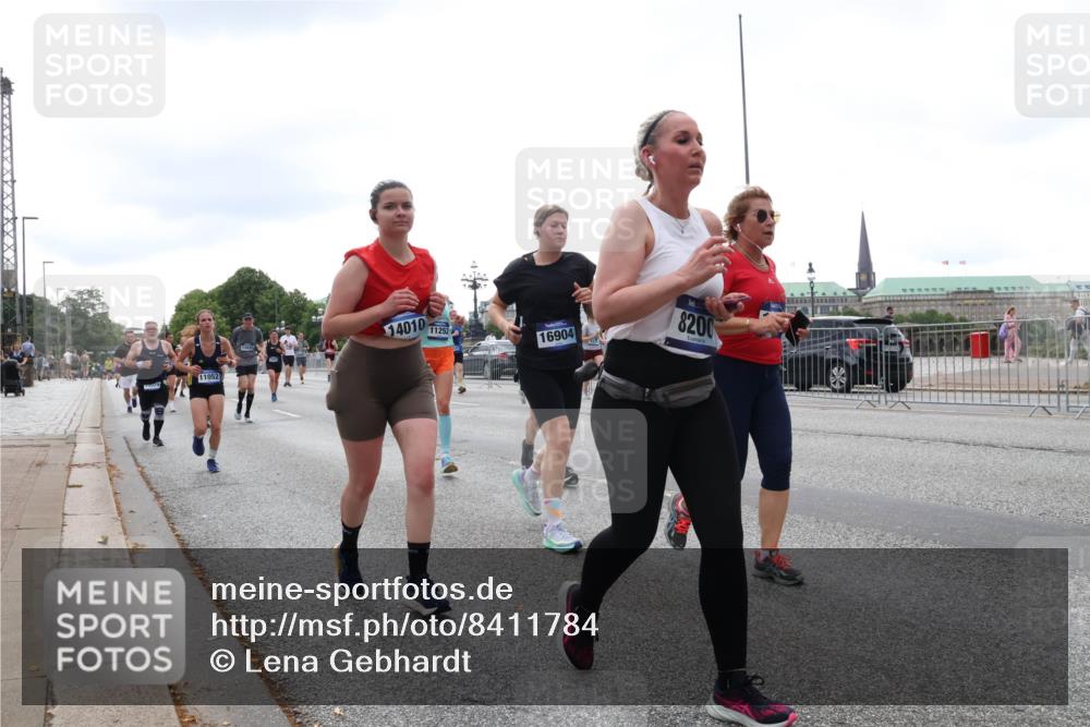29.06.2025 - hella hamburg halbmarathon Lena Gebhardt http://msf.ph/oto/8411784 29.06.2025 10:51:10 Lombardsbrücke 0029, 11052, 135527, 14010, 11252, 8200, 16904, 1129, 1203, 1208, 1404, 1478, 1617, 1930, 2200, 2202, 2358, 2380, 2484, 2485, 2859, 3184, 3229, 3647, 3934, 4156, 4652, 4713, 4771, 4848, 4878, 4920, 5286, 5289, 5357, 5394, 5530, 6178, 6961, 7012, 7133, 7141, 7161, 7769, 7770, 7771, 7825, 8040, 8200, 8410, 8672, 8779, 8986, 9166, 9167, 9168, 9582, 9583, 9763, 10029, 10437, 10552, 10614, 10636, 11034, 11052, 11252, 11575, 11577, 12392, 12393, 14534 meine-sportfotos.de