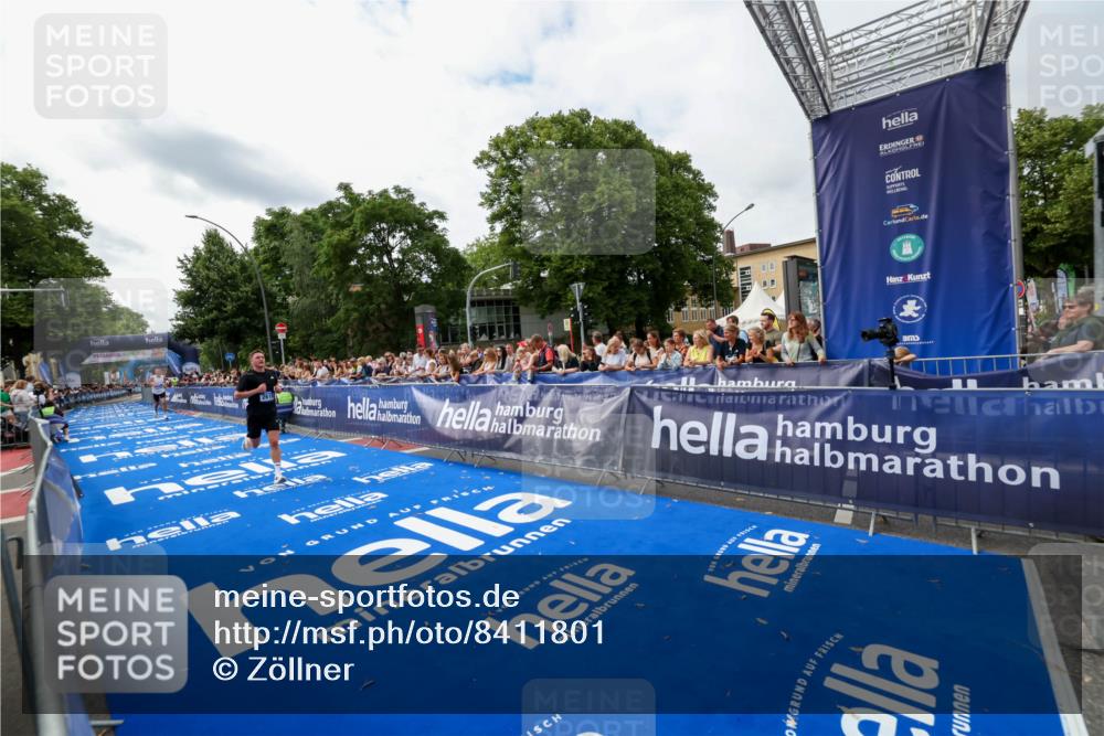 29.06.2025 - hella hamburg halbmarathon Zöllner http://msf.ph/oto/8411801 29.06.2025 10:22:45 Ziel 2618, 18897 meine-sportfotos.de