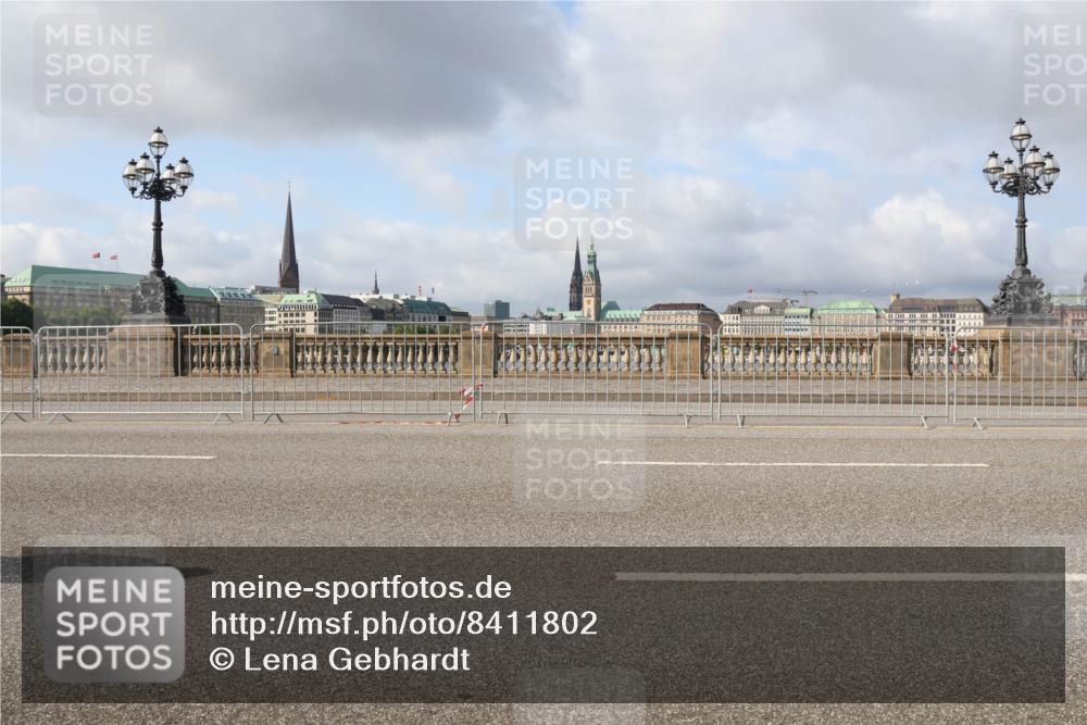 29.06.2025 - hella hamburg halbmarathon Lena Gebhardt http://msf.ph/oto/8411802 29.06.2025 08:55:32 Lombardsbrücke  meine-sportfotos.de