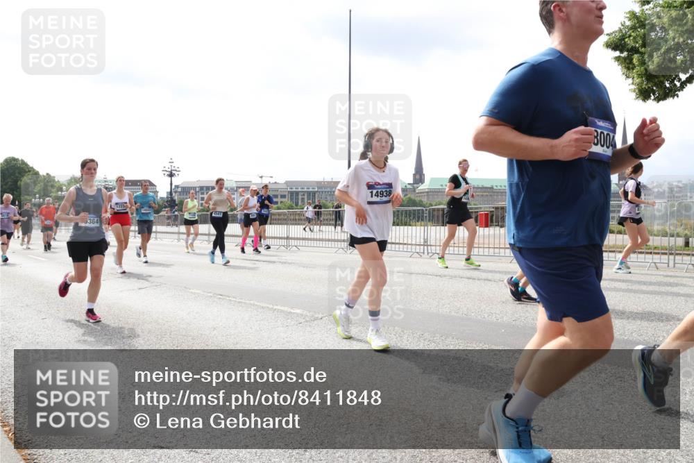 29.06.2025 - hella hamburg halbmarathon Lena Gebhardt http://msf.ph/oto/8411848 29.06.2025 10:41:53 Lombardsbrücke 6618, 5364, 1223, 14043, 4541, 14938, 3004, 1039, 1314, 1509, 1536, 1542, 1623, 1648, 1712, 1752, 2145, 2153, 2258, 2523, 2974, 3276, 3326, 3344, 3459, 3460, 3568, 3623, 4329, 4415, 4541, 4610, 4735, 4736, 4787, 5432, 5671, 6136, 6137, 6153, 6320, 6430, 6436, 6450, 6618, 6837, 6846, 7022, 7023, 7477, 7955, 7968, 8004, 8162, 8163, 8300, 8301, 8443, 8848, 8897, 8908, 9008, 9223, 9467, 9588, 10027, 10348, 10483, 10623, 11011, 11166 meine-sportfotos.de