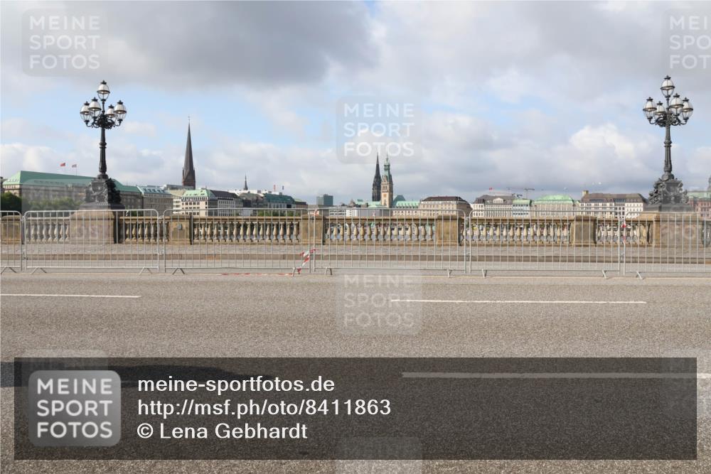 29.06.2025 - hella hamburg halbmarathon Lena Gebhardt http://msf.ph/oto/8411863 29.06.2025 08:55:32 Lombardsbrücke  meine-sportfotos.de
