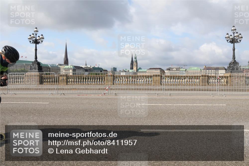 29.06.2025 - hella hamburg halbmarathon Lena Gebhardt http://msf.ph/oto/8411957 29.06.2025 08:55:33 Lombardsbrücke  meine-sportfotos.de