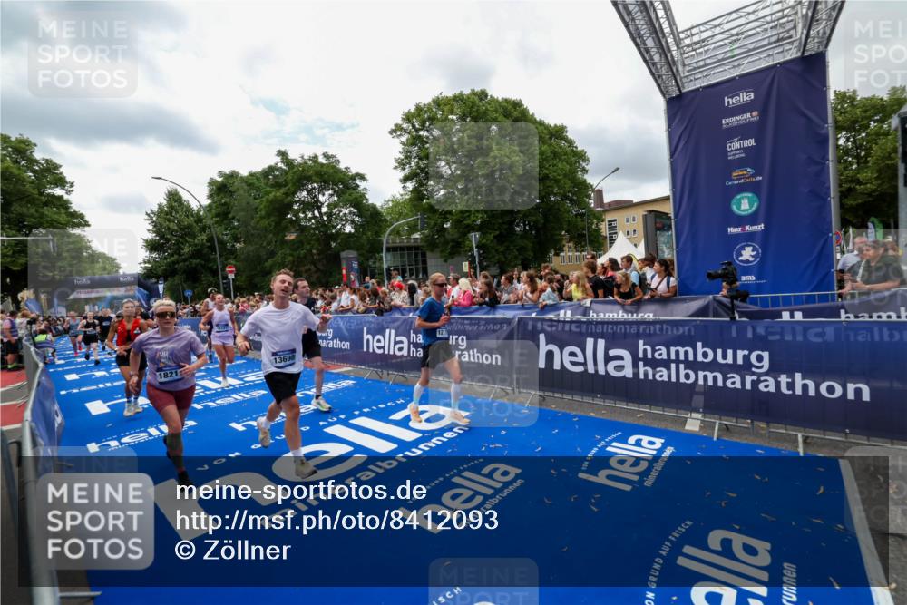 29.06.2025 - hella hamburg halbmarathon Zöllner http://msf.ph/oto/8412093 29.06.2025 10:46:29 Ziel 1600, 2222, 2842, 4237, 4497, 6421, 6978, 7335, 8142, 8981, 9386, 9786, 11185, 11773, 12171, 12651, 12891, 13698, 14045, 14228, 14482, 15157, 16127, 18211, 18637, 19209 meine-sportfotos.de