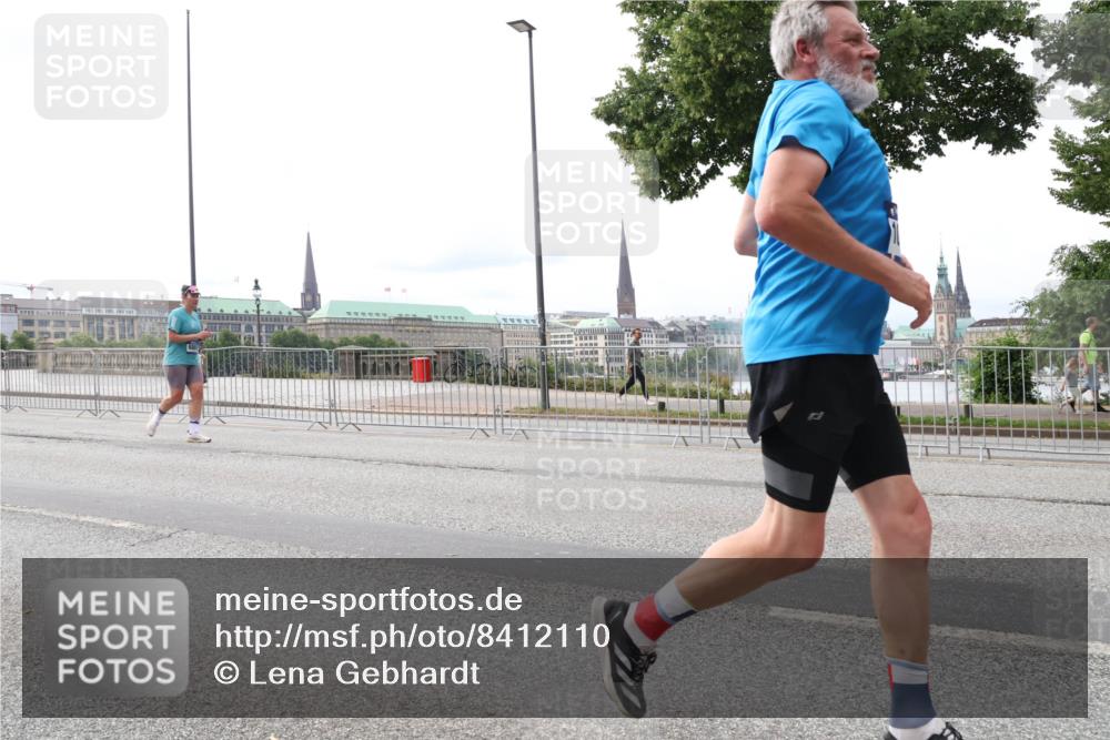 29.06.2025 - hella hamburg halbmarathon Lena Gebhardt http://msf.ph/oto/8412110 29.06.2025 10:25:34 Lombardsbrücke 1093, 1305, 1479, 1481, 1627, 2000, 2278, 3343, 3765, 3920, 3961, 3963, 4378, 4797, 5028, 5564, 5814, 6869, 8083, 8881, 8962, 9811, 9927, 10104, 10845, 10846, 11157, 11662, 11699, 11921, 12074, 12505, 13510, 13653, 13842, 14086, 14936, 15016, 15119, 15283, 15679, 16289, 16354, 16381, 16421, 16422, 16927 meine-sportfotos.de