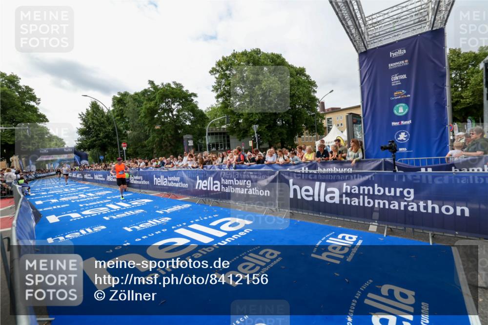 29.06.2025 - hella hamburg halbmarathon Zöllner http://msf.ph/oto/8412156 29.06.2025 10:23:04 Ziel 4128, 7862, 18328 meine-sportfotos.de