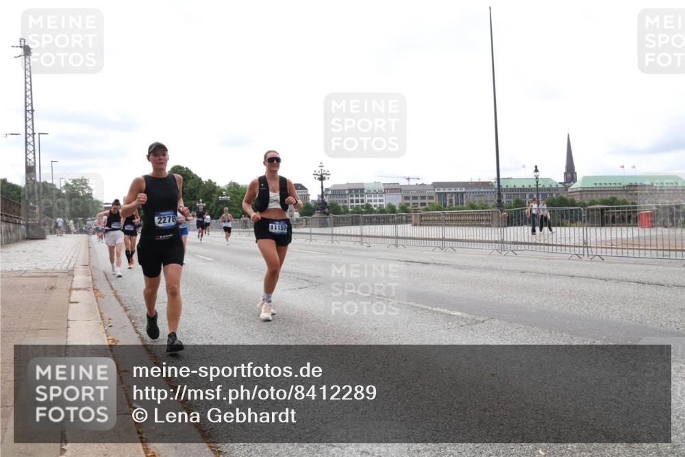 29.06.2025 - hella hamburg halbmarathon Lena Gebhardt http://msf.ph/oto/8412289 29.06.2025 10:25:36 Lombardsbrücke 1408611662, 2278, 11157, 1093, 1305, 1479, 1481, 1627, 2278, 3343, 3765, 3920, 3961, 3963, 4378, 4797, 5028, 5564, 5814, 6663, 6869, 8881, 8962, 9811, 9927, 10104, 10845, 10846, 11157, 11596, 11662, 11699, 11921, 12074, 12505, 12838, 13510, 13653, 13842, 14086, 14223, 14936, 15016, 15119, 15283, 15679, 16289, 16354, 16381, 16421, 16422, 16927 meine-sportfotos.de