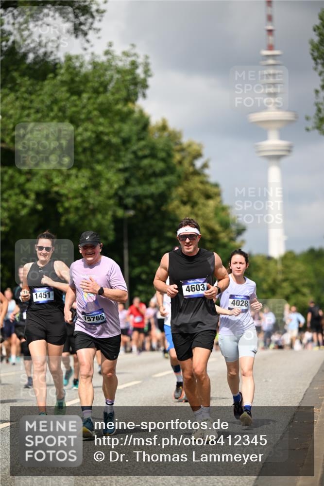 29.06.2025 - hella hamburg halbmarathon Dr. Thomas Lammeyer http://msf.ph/oto/8412345 29.06.2025 10:43:22 Kennedybrücke 1451, 1856, 1883, 2092, 2498, 2524, 2534, 2660, 3216, 3307, 3726, 4028, 4410, 4603, 4964, 5617, 5684, 5735, 6112, 7263, 7341, 7350, 7589, 7815, 8783, 10315, 10604, 10696, 11059, 11129, 11313 meine-sportfotos.de