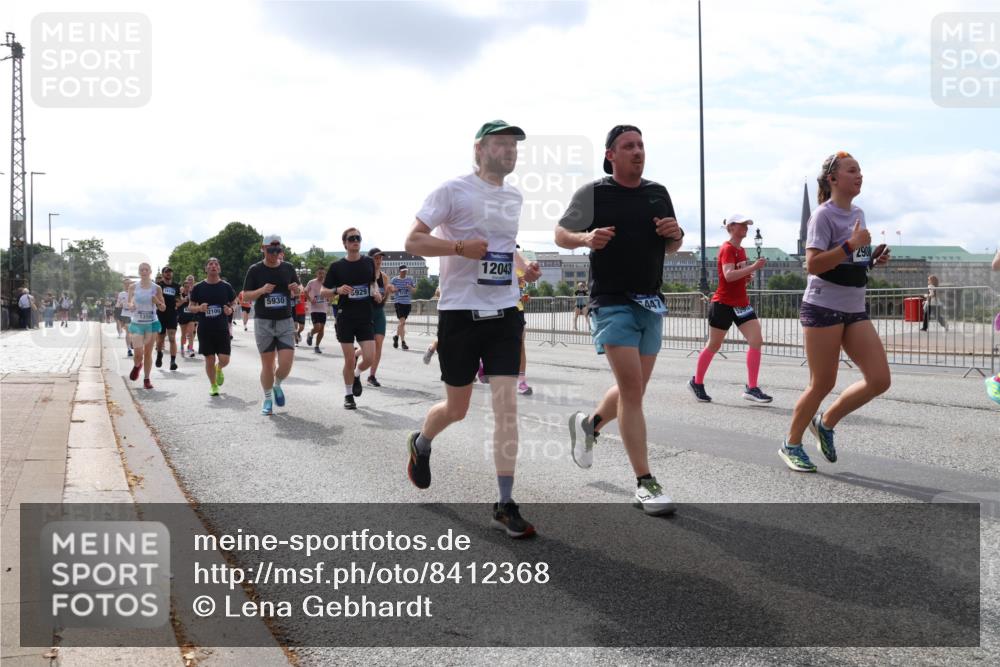 29.06.2025 - hella hamburg halbmarathon Lena Gebhardt http://msf.ph/oto/8412368 29.06.2025 10:17:15 Lombardsbrücke 1356, 12100, 12043, 929, 5930, 2908, 1083, 1117, 1137, 1240, 1298, 1331, 1348, 1356, 1403, 1477, 1553, 1602, 2225, 2305, 2860, 2908, 3210, 3450, 3464, 3466, 3622, 3802, 3803, 4194, 4852, 5023, 5390, 5929, 5930, 5995, 6126, 6128, 6328, 6520, 6522, 6948, 7011, 7114, 7115, 7257, 7291, 7345, 7360, 7376, 7410, 7445, 7566, 7647, 7844, 7924, 7928, 7945, 8210, 8253, 8263, 8309, 8351, 8433, 8513, 8558, 8895, 8983, 9091, 9152, 9208, 9259 meine-sportfotos.de