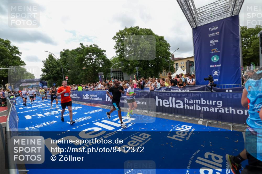 29.06.2025 - hella hamburg halbmarathon Zöllner http://msf.ph/oto/8412372 29.06.2025 10:46:41 Ziel 1920, 1942, 5459, 9051, 13525, 13554, 15026, 15133, 15206, 15714, 16175, 17865, 18297, 18882 meine-sportfotos.de
