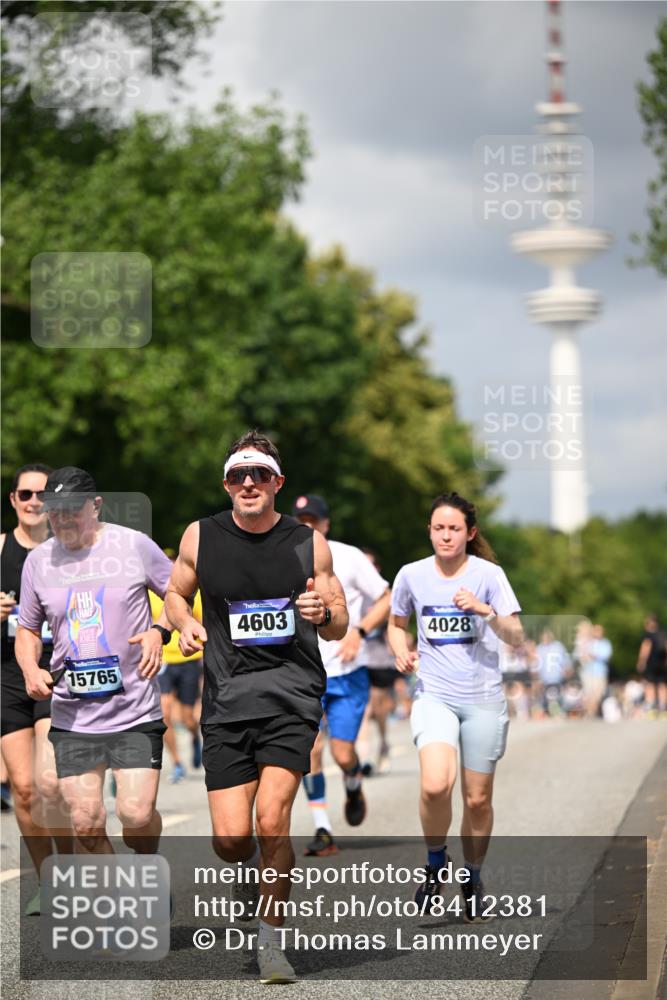 29.06.2025 - hella hamburg halbmarathon Dr. Thomas Lammeyer http://msf.ph/oto/8412381 29.06.2025 10:43:23 Kennedybrücke 1451, 1856, 1883, 2092, 2498, 2524, 2534, 2660, 3216, 3307, 3726, 4028, 4410, 4603, 4964, 5617, 5684, 5735, 6112, 7263, 7341, 7350, 7589, 7684, 7815, 8783, 10315, 10604, 10696, 11059, 11129, 11313, 11382 meine-sportfotos.de