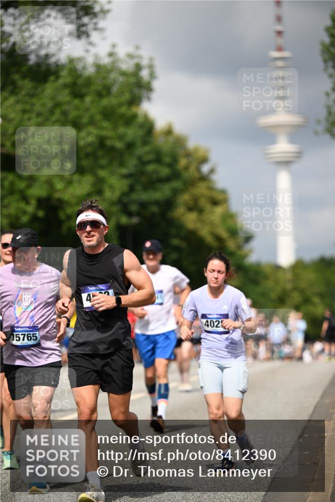 29.06.2025 - hella hamburg halbmarathon Dr. Thomas Lammeyer http://msf.ph/oto/8412390 29.06.2025 10:43:23 Kennedybrücke 1451, 1856, 1883, 2092, 2498, 2524, 2534, 2660, 3216, 3307, 3726, 4028, 4410, 4603, 4964, 5617, 5684, 5735, 6112, 7263, 7341, 7350, 7589, 7684, 7815, 8783, 10315, 10604, 10696, 11059, 11129, 11313, 11382 meine-sportfotos.de