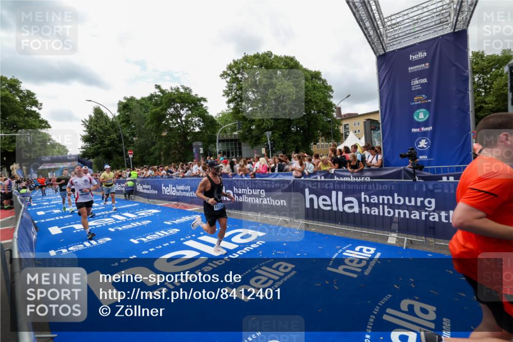 29.06.2025 - hella hamburg halbmarathon Zöllner http://msf.ph/oto/8412401 29.06.2025 10:46:43 Ziel 1920, 1942, 9051, 13525, 13554, 15026, 15133, 15714, 16175, 17743, 17865, 18297, 19128 meine-sportfotos.de