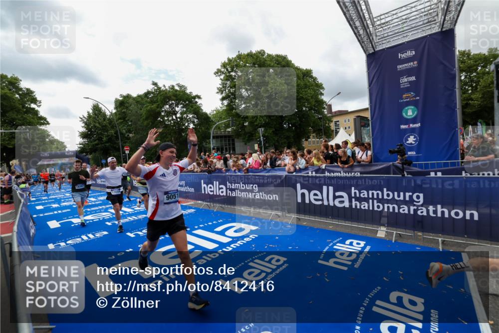 29.06.2025 - hella hamburg halbmarathon Zöllner http://msf.ph/oto/8412416 29.06.2025 10:46:44 Ziel 1920, 1942, 3976, 6630, 9051, 13554, 15026, 15133, 15714, 16175, 17743, 17865, 18297, 19128 meine-sportfotos.de