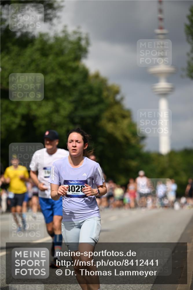 29.06.2025 - hella hamburg halbmarathon Dr. Thomas Lammeyer http://msf.ph/oto/8412441 29.06.2025 10:43:24 Kennedybrücke 1451, 1856, 1883, 2092, 2498, 2524, 2534, 2660, 3307, 3726, 4028, 4410, 4603, 4964, 5617, 5684, 5735, 6112, 7263, 7341, 7350, 7589, 7684, 7815, 8783, 10315, 10604, 10696, 11059, 11129, 11313, 11381, 11382 meine-sportfotos.de