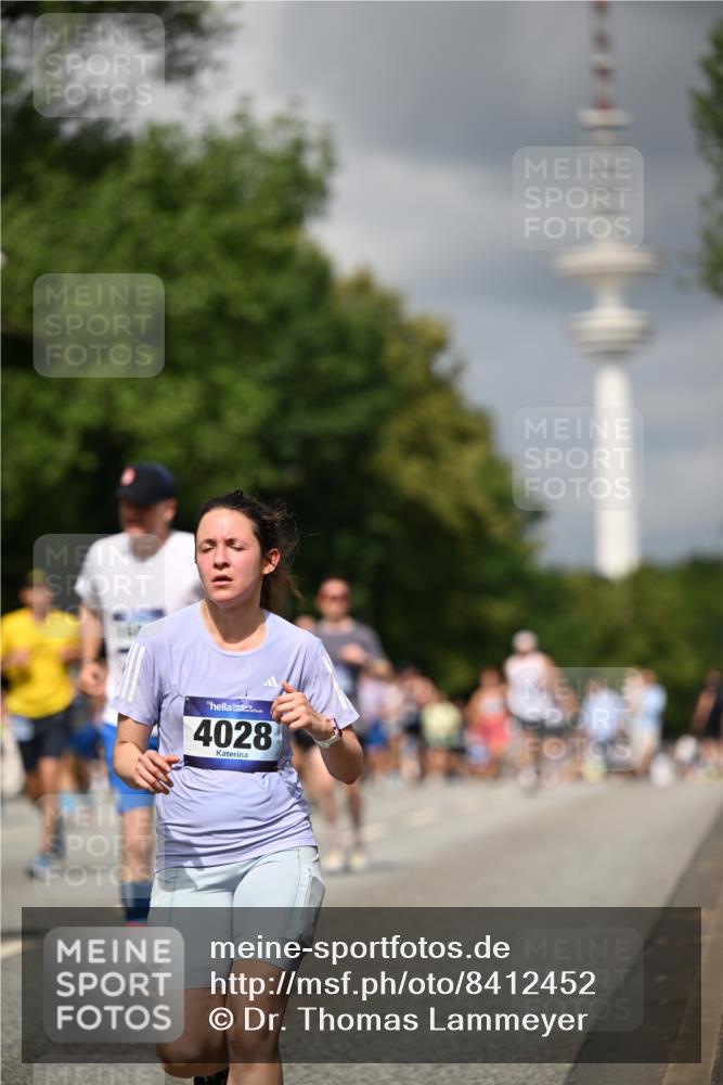 29.06.2025 - hella hamburg halbmarathon Dr. Thomas Lammeyer http://msf.ph/oto/8412452 29.06.2025 10:43:25 Kennedybrücke 1451, 1856, 1883, 2092, 2498, 2524, 2534, 2660, 3307, 3726, 4028, 4410, 4603, 4964, 5617, 5684, 5735, 6112, 6342, 6343, 7263, 7341, 7350, 7589, 7684, 7815, 8783, 10315, 10604, 10696, 11059, 11129, 11313, 11381, 11382 meine-sportfotos.de