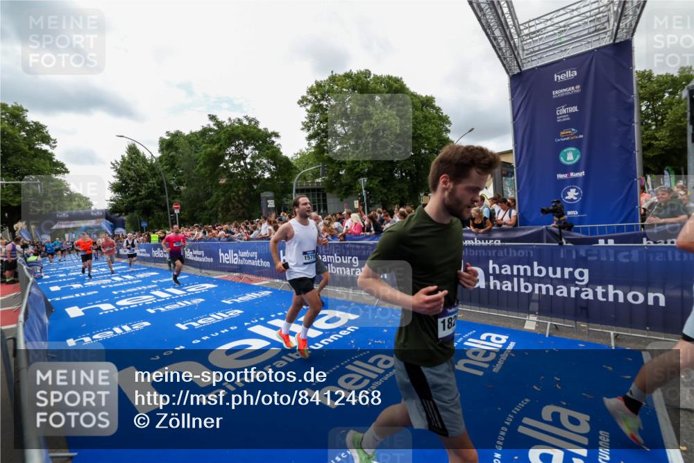 29.06.2025 - hella hamburg halbmarathon Zöllner http://msf.ph/oto/8412468 29.06.2025 10:46:46 Ziel 1920, 1942, 3976, 6630, 11858, 13554, 14541, 15026, 15714, 15900, 16175, 17353, 17743, 17865, 18297, 19128 meine-sportfotos.de