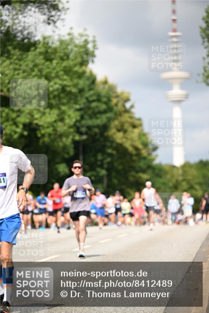 29.06.2025 - hella hamburg halbmarathon Dr. Thomas Lammeyer http://msf.ph/oto/8412489 29.06.2025 10:43:26 Kennedybrücke 1451, 1856, 1883, 2092, 2498, 2524, 2534, 2660, 3307, 3726, 4028, 4410, 4603, 4964, 5617, 5684, 5735, 6112, 6342, 6343, 7263, 7341, 7350, 7589, 7684, 7815, 8783, 10315, 10604, 10696, 11059, 11129, 11313, 11381, 11382 meine-sportfotos.de