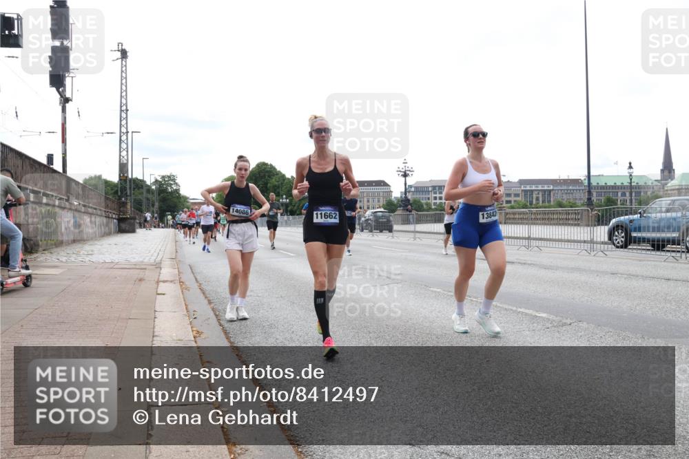 29.06.2025 - hella hamburg halbmarathon Lena Gebhardt http://msf.ph/oto/8412497 29.06.2025 10:25:40 Lombardsbrücke 14086, 11662, 13842, 1093, 1305, 1479, 1481, 1627, 2278, 3343, 3765, 3961, 3963, 4378, 4797, 5028, 5497, 5564, 5814, 6663, 6869, 8881, 8962, 9811, 9927, 10104, 10219, 10845, 10846, 11157, 11596, 11662, 11699, 11828, 12074, 12505, 12838, 13510, 13653, 13842, 14086, 14223, 14936, 15016, 15119, 15283, 16289, 16354, 16381, 16421, 16422, 16927, 17369 meine-sportfotos.de