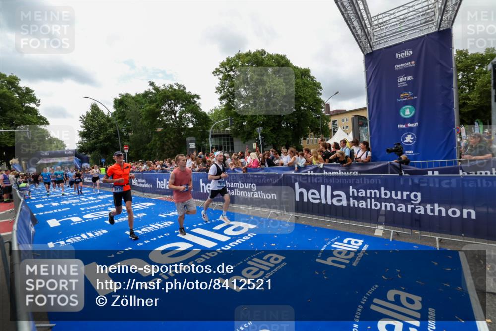 29.06.2025 - hella hamburg halbmarathon Zöllner http://msf.ph/oto/8412521 29.06.2025 10:46:49 Ziel 3976, 6630, 11858, 13940, 14541, 15900, 16175, 17353, 17492, 17669, 17743, 17865, 19128 meine-sportfotos.de