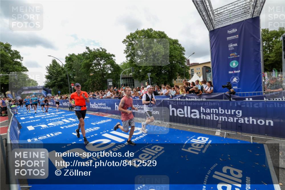 29.06.2025 - hella hamburg halbmarathon Zöllner http://msf.ph/oto/8412529 29.06.2025 10:46:49 Ziel 3976, 6630, 11858, 13940, 14541, 15900, 16175, 17353, 17492, 17669, 17743, 17865, 19128 meine-sportfotos.de