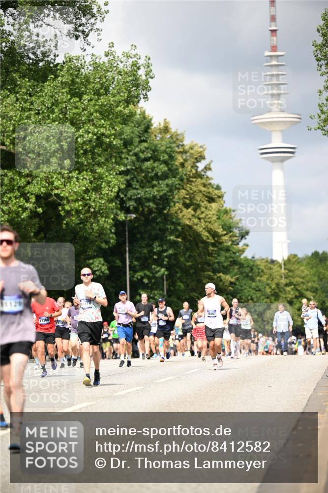 29.06.2025 - hella hamburg halbmarathon Dr. Thomas Lammeyer http://msf.ph/oto/8412582 29.06.2025 10:43:29 Kennedybrücke 1451, 1856, 1883, 2092, 2498, 2524, 2534, 2660, 3307, 3726, 4028, 4410, 4603, 4964, 5617, 5684, 5735, 6112, 6342, 6343, 6611, 7263, 7341, 7350, 7589, 7684, 7815, 8243, 8783, 9393, 10315, 10554, 10604, 10696, 11059, 11129, 11313, 11381, 11382 meine-sportfotos.de