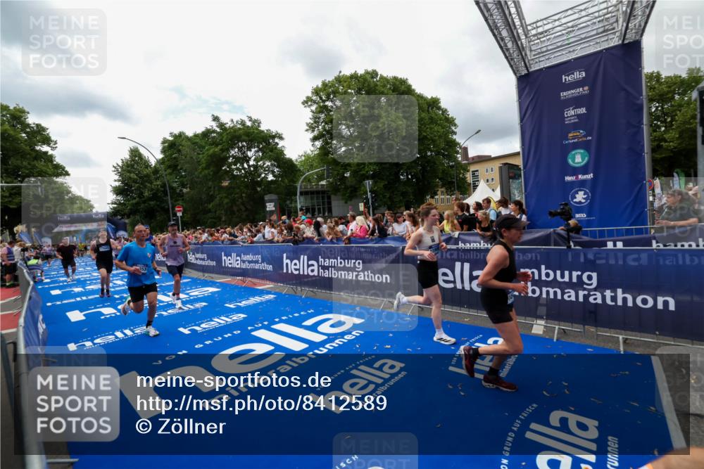 29.06.2025 - hella hamburg halbmarathon Zöllner http://msf.ph/oto/8412589 29.06.2025 10:46:53 Ziel 3976, 4091, 6630, 11858, 13940, 14541, 15900, 17172, 17353, 17492, 17669, 17892, 19105 meine-sportfotos.de