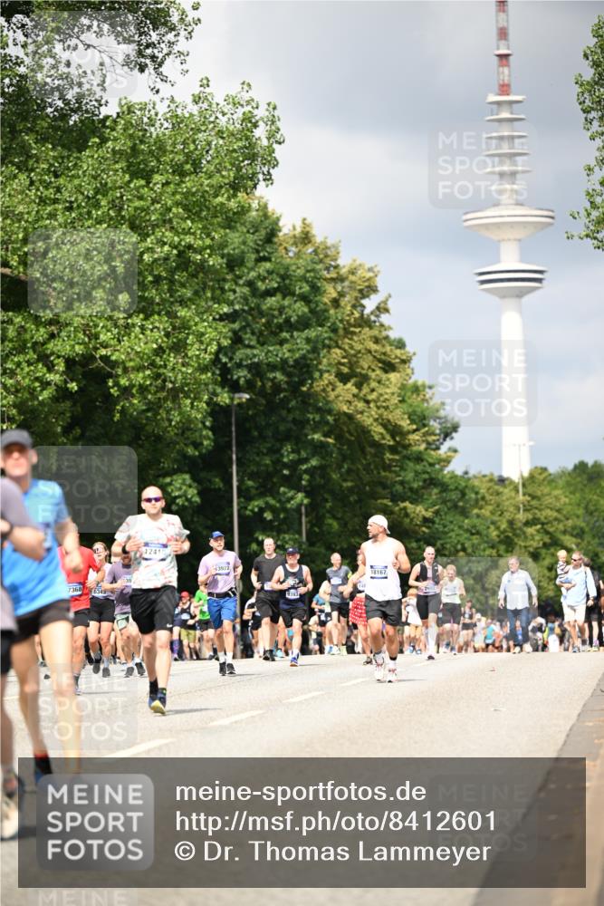 29.06.2025 - hella hamburg halbmarathon Dr. Thomas Lammeyer http://msf.ph/oto/8412601 29.06.2025 10:43:29 Kennedybrücke 1451, 1856, 1883, 2092, 2498, 2524, 2534, 2660, 3307, 3726, 4028, 4410, 4603, 4964, 5617, 5684, 5735, 6112, 6342, 6343, 6611, 7263, 7341, 7350, 7589, 7684, 7815, 8243, 8783, 9393, 10315, 10554, 10604, 10696, 11059, 11129, 11313, 11381, 11382 meine-sportfotos.de