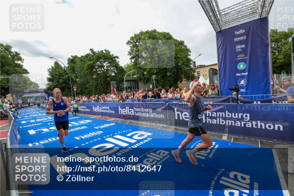 29.06.2025 - hella hamburg halbmarathon Zöllner http://msf.ph/oto/8412647 29.06.2025 10:23:34 Ziel 35, 52, 9385, 16169, 17771 meine-sportfotos.de