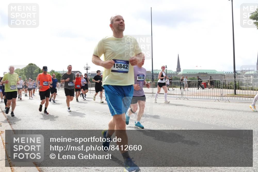 29.06.2025 - hella hamburg halbmarathon Lena Gebhardt http://msf.ph/oto/8412660 29.06.2025 10:41:58 Lombardsbrücke 14872, 1712, 7477, 2251, 15842, 6618, 1039, 1314, 1509, 1623, 1648, 1712, 1752, 2145, 2153, 2523, 2974, 3276, 3326, 3459, 3460, 3568, 4329, 4541, 4735, 4736, 4787, 4885, 5419, 5432, 5671, 6136, 6137, 6153, 6320, 6430, 6436, 6450, 6618, 6837, 6846, 6917, 7357, 7477, 7955, 7968, 8004, 8014, 8162, 8163, 8300, 8301, 8443, 8848, 8897, 8908, 9008, 9223, 9370, 9467, 9588, 10027, 10348, 10623, 11011 meine-sportfotos.de