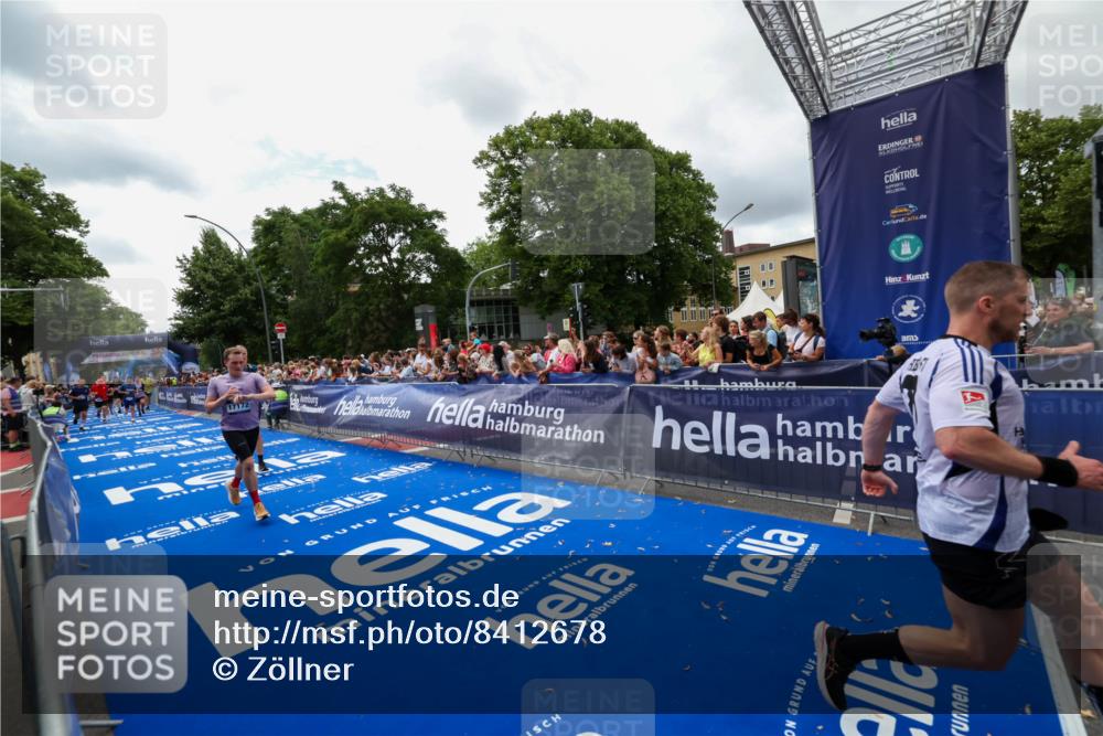 29.06.2025 - hella hamburg halbmarathon Zöllner http://msf.ph/oto/8412678 29.06.2025 10:46:59 Ziel 1139, 1689, 4091, 10122, 13728, 14385, 14449, 14594, 16081, 17172, 17892, 17979, 19105 meine-sportfotos.de