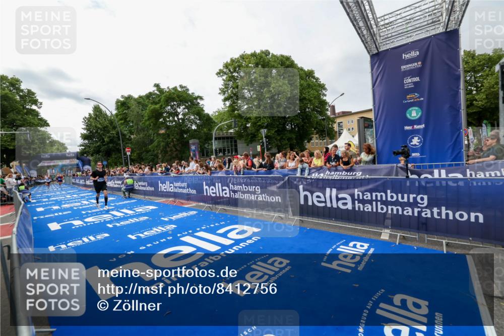 29.06.2025 - hella hamburg halbmarathon Zöllner http://msf.ph/oto/8412756 29.06.2025 10:23:43 Ziel 5301, 7834, 9151 meine-sportfotos.de