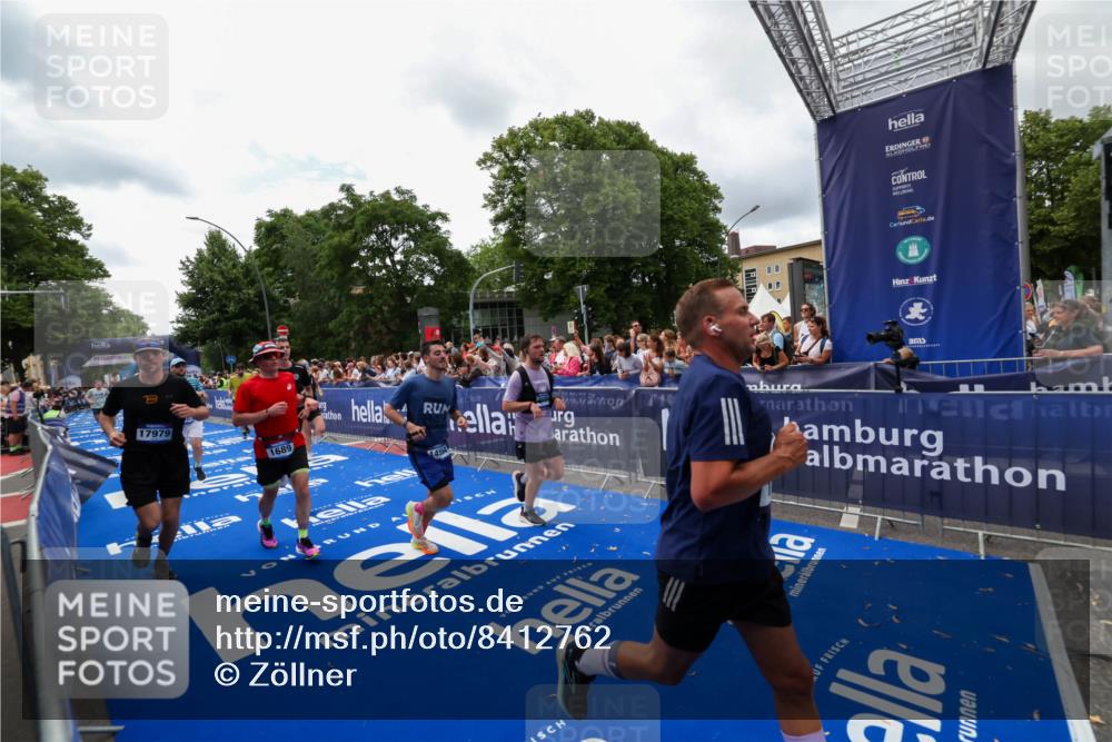 29.06.2025 - hella hamburg halbmarathon Zöllner http://msf.ph/oto/8412762 29.06.2025 10:47:05 Ziel 1139, 1460, 1689, 4377, 5472, 6700, 9794, 10122, 13728, 14415, 14449, 14594, 14783, 15825, 16081, 17979 meine-sportfotos.de