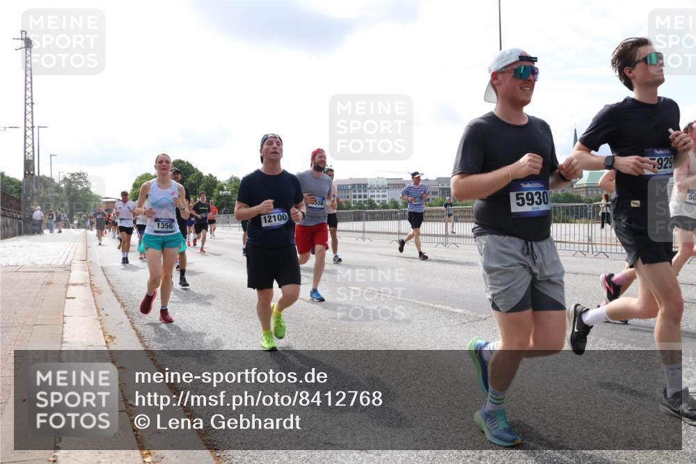 29.06.2025 - hella hamburg halbmarathon Lena Gebhardt http://msf.ph/oto/8412768 29.06.2025 10:17:17 Lombardsbrücke 1356, 12100, 5558, 5930, 929, 50, 1083, 1137, 1204, 1298, 1331, 1348, 1356, 1403, 1477, 1553, 1602, 2225, 2305, 2860, 2908, 3210, 3450, 3464, 3466, 3622, 3802, 3803, 4194, 4852, 5023, 5390, 5929, 5930, 5995, 6126, 6128, 6328, 6520, 6522, 6786, 6948, 7011, 7114, 7115, 7257, 7291, 7345, 7360, 7376, 7410, 7445, 7566, 7647, 7844, 7924, 7928, 7945, 8210, 8253, 8263, 8309, 8351, 8433, 8513, 8558, 8895, 8983, 9152, 9259, 9848 meine-sportfotos.de