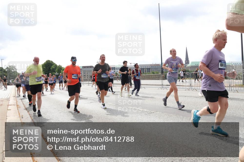 29.06.2025 - hella hamburg halbmarathon Lena Gebhardt http://msf.ph/oto/8412788 29.06.2025 10:41:58 Lombardsbrücke 14872, 1712, 1194, 7477, 6846, 6618, 432, 1039, 1314, 1509, 1623, 1648, 1712, 1752, 2145, 2153, 2523, 2974, 3276, 3326, 3459, 3460, 3568, 4329, 4541, 4735, 4736, 4787, 4885, 5419, 5432, 5671, 6136, 6137, 6153, 6320, 6430, 6436, 6450, 6618, 6837, 6846, 6917, 7357, 7477, 7955, 7968, 8004, 8014, 8162, 8163, 8300, 8301, 8443, 8848, 8897, 8908, 9008, 9223, 9370, 9467, 9588, 10027, 10348, 10623, 11011 meine-sportfotos.de