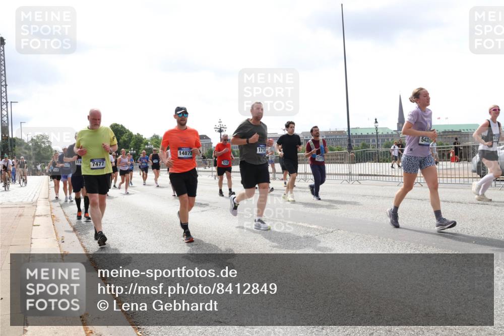 29.06.2025 - hella hamburg halbmarathon Lena Gebhardt http://msf.ph/oto/8412849 29.06.2025 10:41:59 Lombardsbrücke 14872, 119, 7477, 2258, 1712, 5432, 632, 1039, 1314, 1509, 1623, 1648, 1712, 1752, 2145, 2153, 2523, 2974, 3276, 3326, 3459, 3460, 3568, 4329, 4541, 4735, 4736, 4787, 4885, 5419, 5432, 5671, 6136, 6137, 6153, 6320, 6430, 6436, 6450, 6618, 6837, 6846, 6917, 7357, 7477, 7955, 7968, 8004, 8014, 8162, 8163, 8300, 8301, 8443, 8848, 8897, 8908, 9008, 9223, 9370, 9467, 9588, 10027, 10623, 11011 meine-sportfotos.de