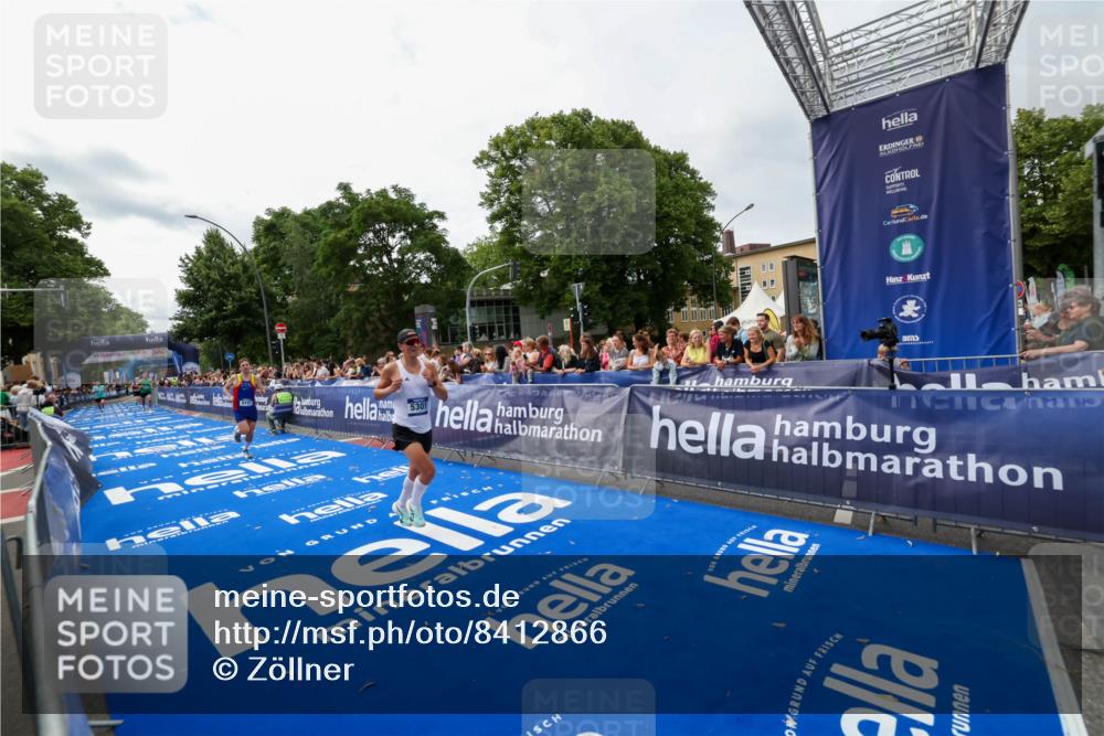 29.06.2025 - hella hamburg halbmarathon Zöllner http://msf.ph/oto/8412866 29.06.2025 10:23:48 Ziel 5301, 6699, 9151, 9447, 10780 meine-sportfotos.de