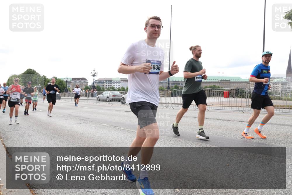 29.06.2025 - hella hamburg halbmarathon Lena Gebhardt http://msf.ph/oto/8412899 29.06.2025 10:25:46 Lombardsbrücke 5028, 16927, 1936, 10845, 1093, 1305, 1479, 1481, 2278, 3343, 3765, 4378, 4797, 5028, 5497, 6663, 6869, 8881, 9811, 10104, 10219, 10845, 10846, 11139, 11157, 11596, 11662, 11699, 11828, 11859, 12074, 12505, 12838, 12945, 12946, 13510, 13653, 13842, 14179, 14223, 14936, 15016, 15119, 15283, 16289, 16354, 16381, 16421, 16422, 16927, 17369, 19144 meine-sportfotos.de