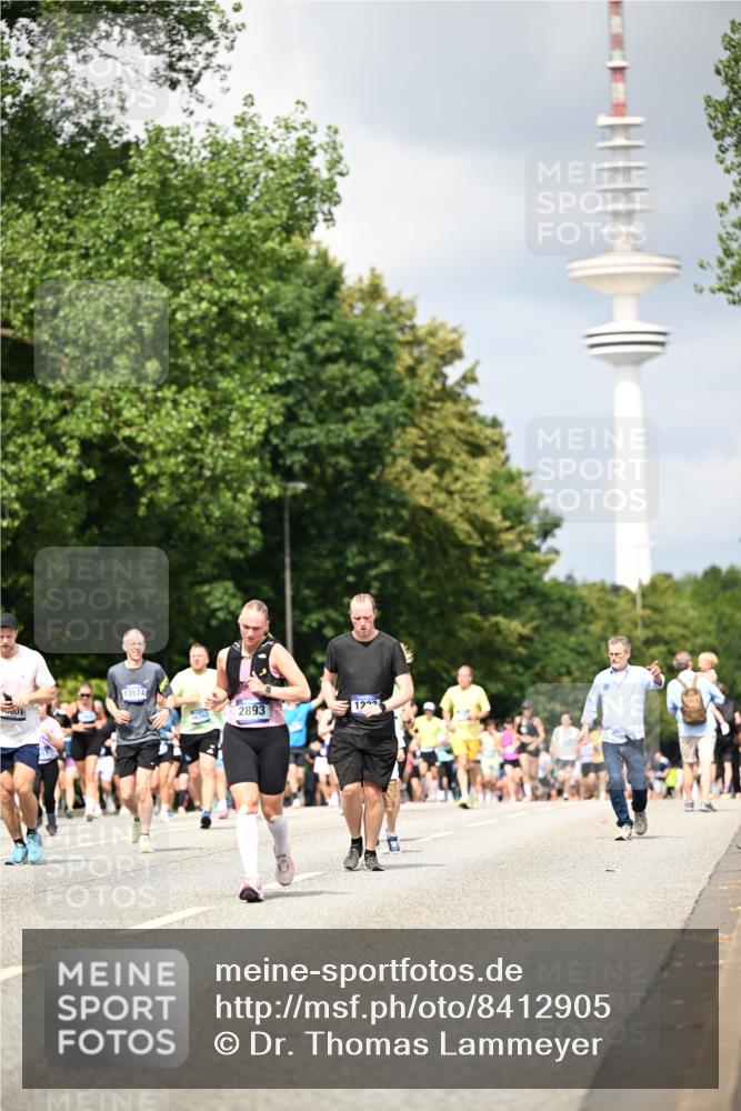 29.06.2025 - hella hamburg halbmarathon Dr. Thomas Lammeyer http://msf.ph/oto/8412905 29.06.2025 10:43:41 Kennedybrücke 1232, 2092, 2498, 2893, 4855, 6112, 6321, 6342, 6343, 6611, 7053, 7263, 7501, 7684, 7815, 8243, 8367, 8457, 8783, 9393, 9708, 10001, 10315, 10516, 10554, 10604, 10696, 11129, 11313, 11381, 11382 meine-sportfotos.de