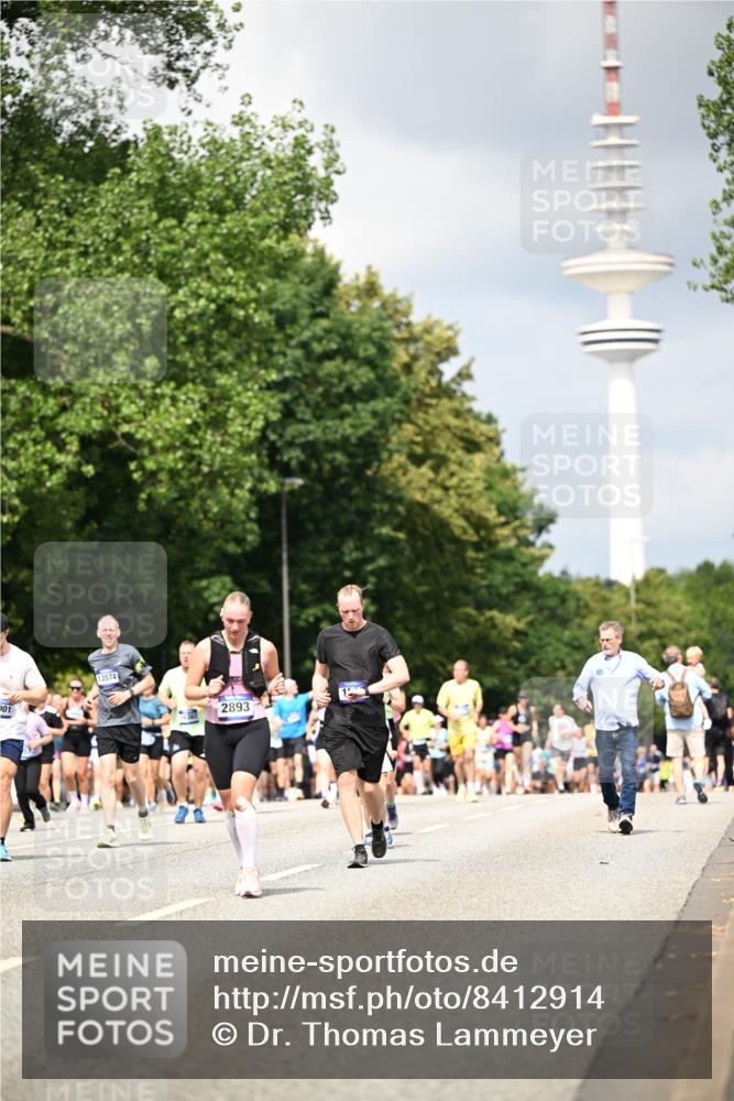 29.06.2025 - hella hamburg halbmarathon Dr. Thomas Lammeyer http://msf.ph/oto/8412914 29.06.2025 10:43:41 Kennedybrücke 1232, 2092, 2498, 2893, 4855, 6112, 6321, 6342, 6343, 6611, 7053, 7263, 7501, 7684, 7815, 8243, 8367, 8457, 8783, 9393, 9708, 10001, 10315, 10516, 10554, 10604, 10696, 11129, 11313, 11381, 11382 meine-sportfotos.de