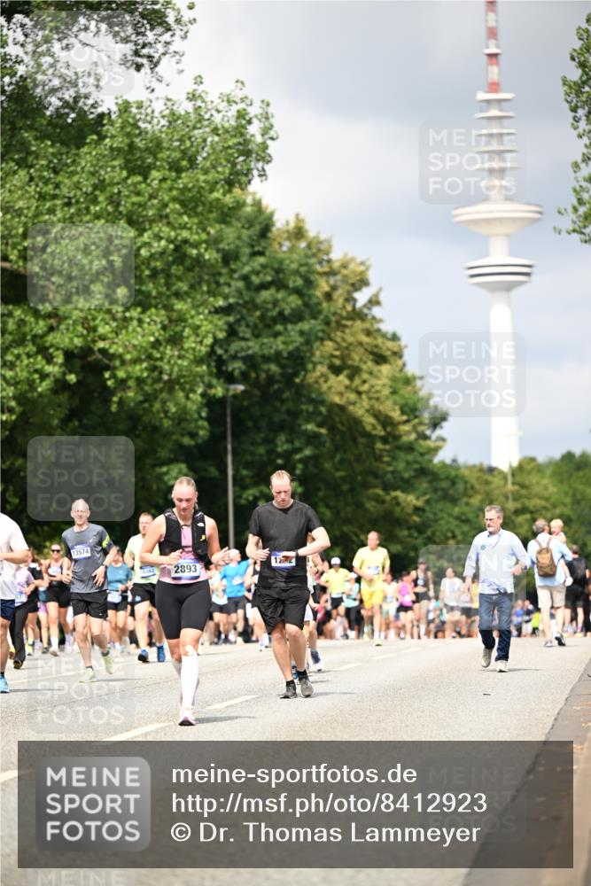 29.06.2025 - hella hamburg halbmarathon Dr. Thomas Lammeyer http://msf.ph/oto/8412923 29.06.2025 10:43:41 Kennedybrücke 1232, 2092, 2498, 2893, 4855, 6112, 6321, 6342, 6343, 6611, 7053, 7263, 7501, 7684, 7815, 8243, 8367, 8457, 8783, 9393, 9708, 10001, 10315, 10516, 10554, 10604, 10696, 11129, 11313, 11381, 11382 meine-sportfotos.de