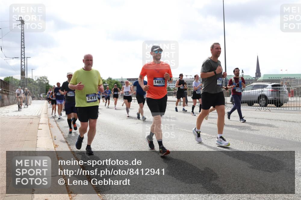 29.06.2025 - hella hamburg halbmarathon Lena Gebhardt http://msf.ph/oto/8412941 29.06.2025 10:41:59 Lombardsbrücke 16, 48, 11943, 6137, 7477, 14872, 1165, 1377, 684, 1039, 1314, 1509, 1623, 1648, 1712, 1752, 2145, 2153, 2523, 2974, 3276, 3326, 3459, 3460, 3568, 4329, 4541, 4735, 4736, 4787, 4885, 5419, 5432, 5671, 6136, 6137, 6153, 6320, 6430, 6436, 6450, 6618, 6837, 6846, 6917, 7357, 7477, 7955, 7968, 8004, 8014, 8162, 8163, 8300, 8301, 8443, 8848, 8897, 8908, 9008, 9223, 9370, 9467, 9588, 10027, 10623, 11011 meine-sportfotos.de