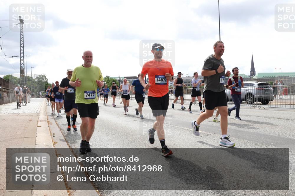 29.06.2025 - hella hamburg halbmarathon Lena Gebhardt http://msf.ph/oto/8412968 29.06.2025 10:41:59 Lombardsbrücke 1648, 11943, 7477, 6137, 14872, 171, 13772, 1039, 1314, 1509, 1623, 1648, 1712, 1752, 2145, 2153, 2523, 2974, 3276, 3326, 3459, 3460, 3568, 4329, 4541, 4735, 4736, 4787, 4885, 5419, 5432, 5671, 6136, 6137, 6153, 6320, 6430, 6436, 6450, 6618, 6837, 6846, 6917, 7357, 7477, 7955, 7968, 8004, 8014, 8162, 8163, 8300, 8301, 8443, 8848, 8897, 8908, 9008, 9223, 9370, 9467, 9588, 10027, 10623, 11011 meine-sportfotos.de