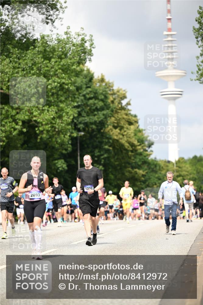 29.06.2025 - hella hamburg halbmarathon Dr. Thomas Lammeyer http://msf.ph/oto/8412972 29.06.2025 10:43:43 Kennedybrücke 1232, 2092, 2498, 2893, 3353, 4855, 6112, 6321, 6342, 6343, 6611, 7053, 7125, 7263, 7501, 7684, 7815, 8243, 8367, 8457, 8783, 9393, 9708, 10001, 10315, 10516, 10554, 10604, 10696, 10888, 11313, 11381, 11382 meine-sportfotos.de