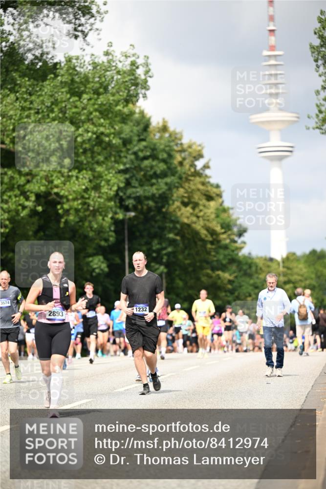 29.06.2025 - hella hamburg halbmarathon Dr. Thomas Lammeyer http://msf.ph/oto/8412974 29.06.2025 10:43:43 Kennedybrücke 1232, 2092, 2498, 2893, 3353, 4855, 6112, 6321, 6342, 6343, 6611, 7053, 7125, 7263, 7501, 7684, 7815, 8243, 8367, 8457, 8783, 9393, 9708, 10001, 10315, 10516, 10554, 10604, 10696, 10888, 11313, 11381, 11382 meine-sportfotos.de